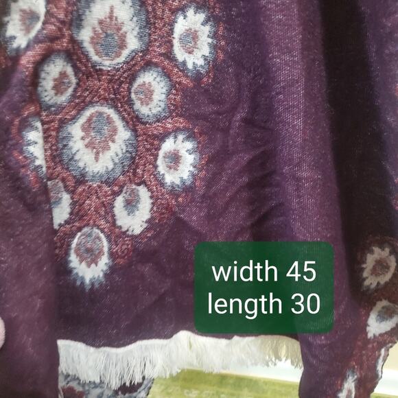 Reversible Floral Fringe trim Shawl - Picture 6 of 6